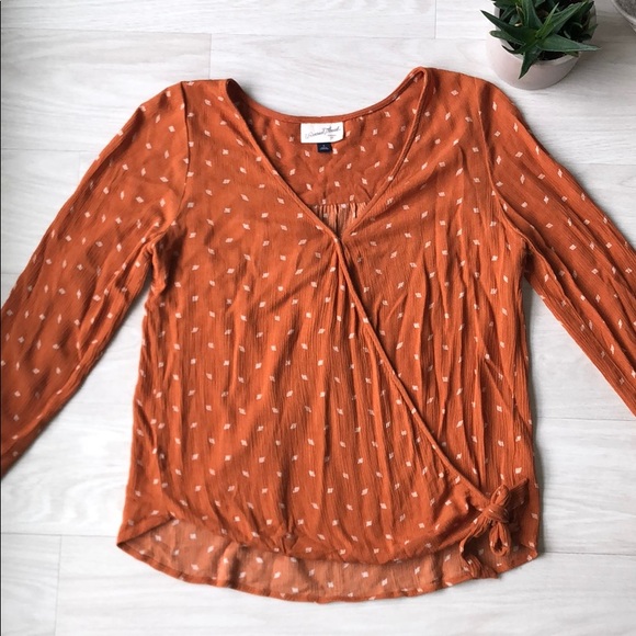 Universal Thread side tie top - Picture 2 of 8